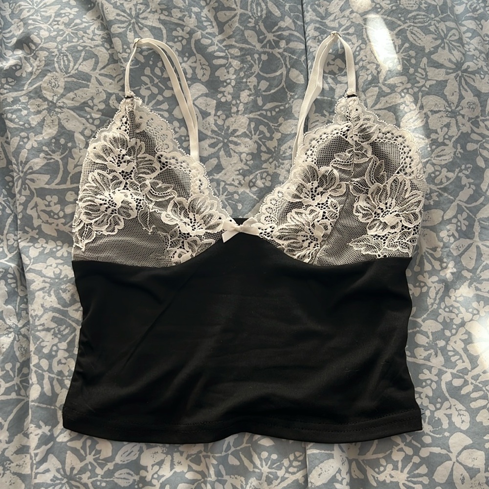 Black and white laced tank with bow